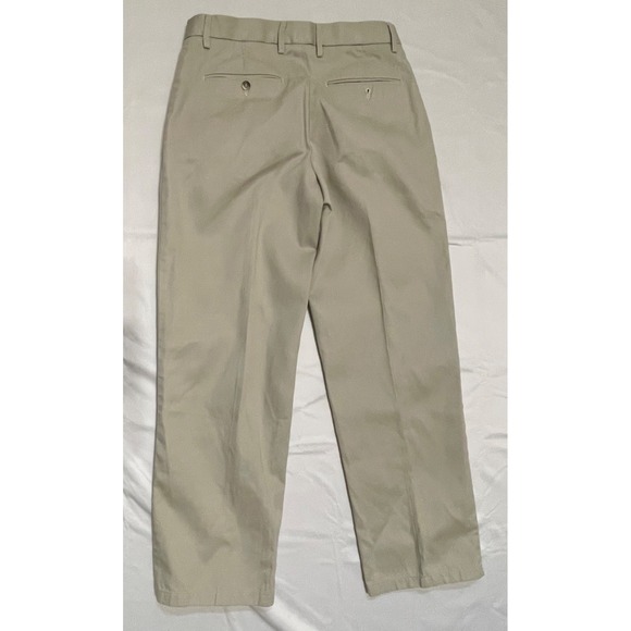 Dockers Men's Khaki Pants Size 32x30 Classic Fit Straight Leg Stretch Flat Front - Picture 3 of 11